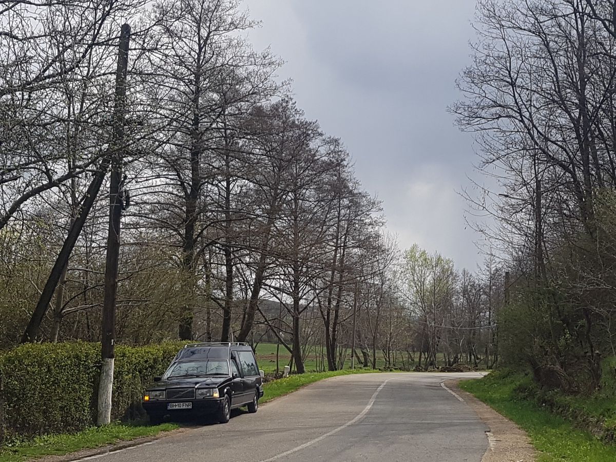 Autospeciala funerară Volvo modernă, autorizată